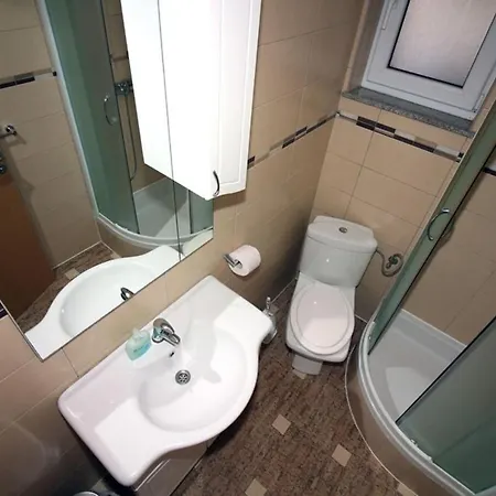4 Bedroom In *