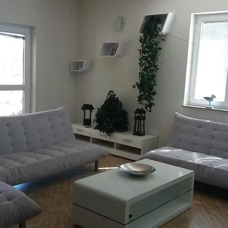 4 Bedroom In Apartman *