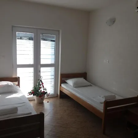 4 Bedroom In Appartamento *