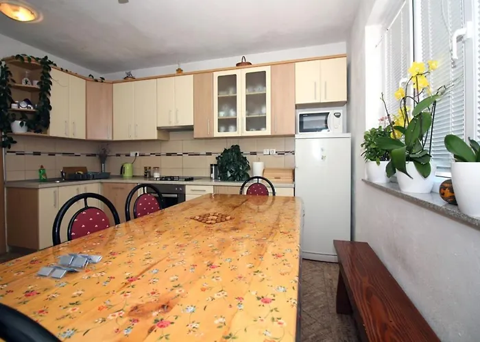 Apartman 4 Bedroom In Tisno