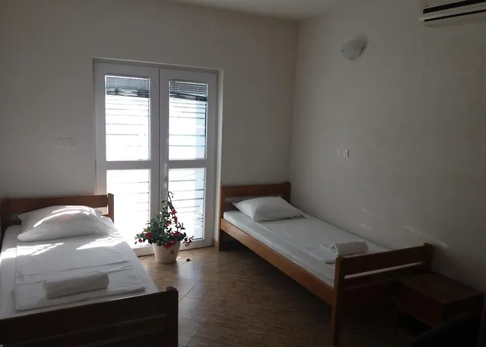 4 Bedroom In Apartman *
